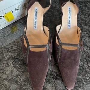Manolo Blahnik brown  suede heels